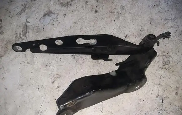Volvo XC90 Tailgate/trunk/boot hinge