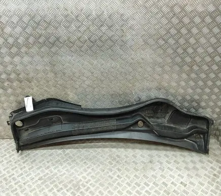 Maserati Levante Wiper trim 670066146
