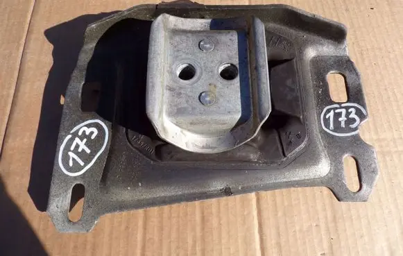 Peugeot 5008 II Gearbox mount 9813699680