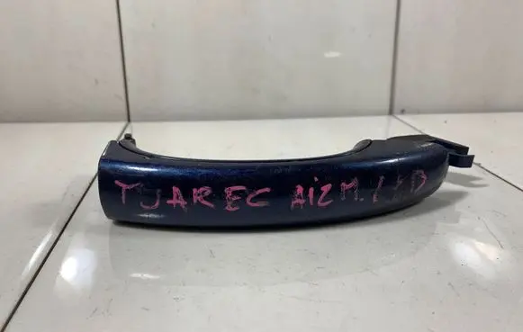 Volkswagen Touareg I Front door exterior handle 7L6837205A