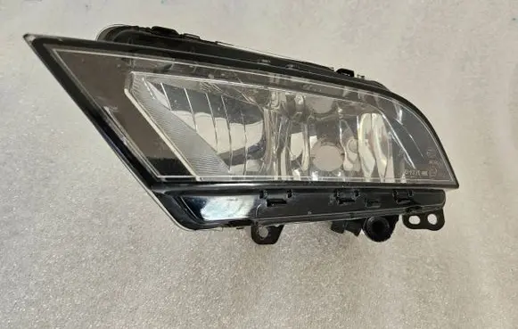 Seat Ibiza IV (6J,6P) Front fog light 6J9941701A 1NE01107701 011070100404739