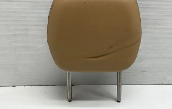 Porsche Cayenne (92A) Rear seat headrest 
