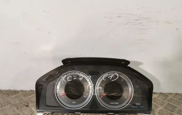 Volvo XC70 Speedometer (instrument cluster) 31343330AA