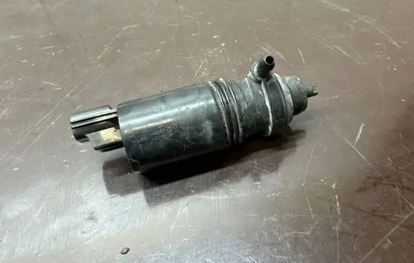 Volvo C30 Headlight washer pump 1012353 621017 100515A
