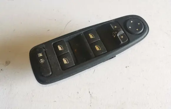 Citroen C4 I Picasso Electric window control switch 96639383ZD