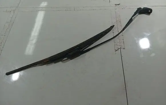 Skoda Fabia Mk2 (5J) Front wiper blade arm 5J1955410B
