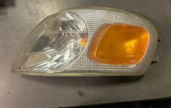 Opel Sintra Front indicator light 16521703