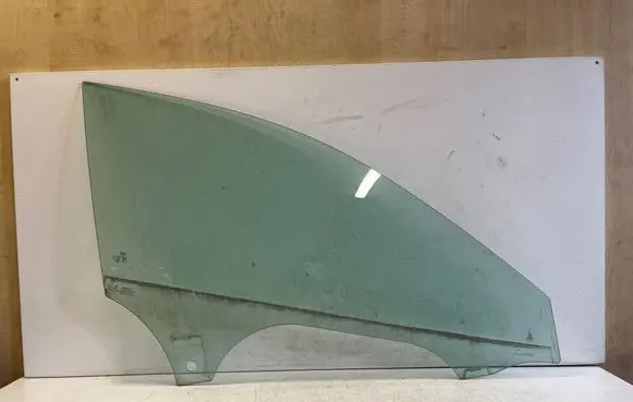Audi A5 Front door window glass four-door 8W8845202