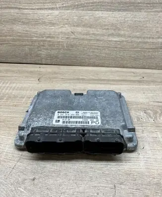 Opel Zafira A Engine control unit/module 24417169 0281010268