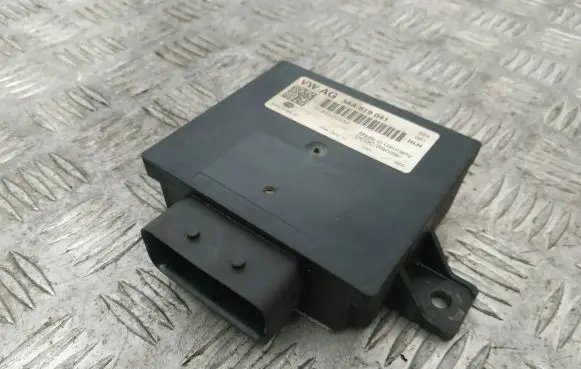 Volkswagen PASSAT B7 Voltage converter/converter module 3AA919041