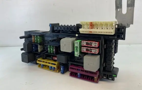Mercedes-Benz E W212 Fuse module 2129001506 2319025101 2129011104
