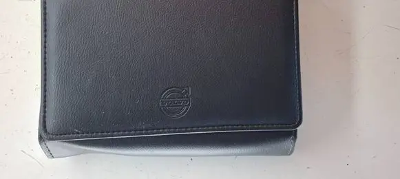 Volvo V40 Cross country Owners service history hand book 