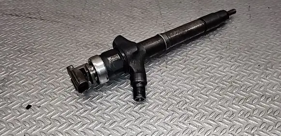 Toyota Corolla Verso AR10 Fuel injector 236700R050