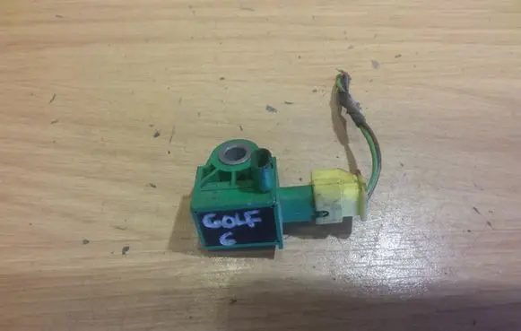 Volkswagen Golf VI Airbag deployment crash/impact sensor 5K0959351