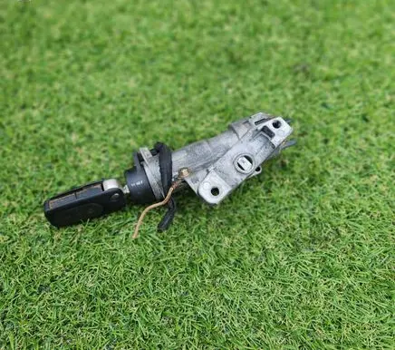 Audi A4 S4 B5 8D Ignition lock 4B0905851C