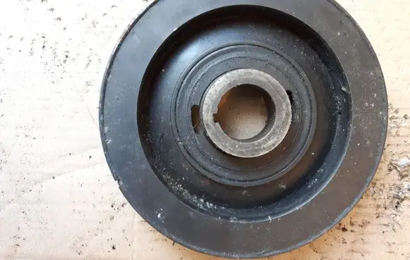 Renault Laguna II Crankshaft pulley