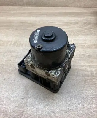 Volkswagen Touran I ABS Pump 1K0907379K 1K0614517H