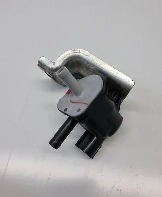 Lexus RX 450H Vacuum valve 9091012276