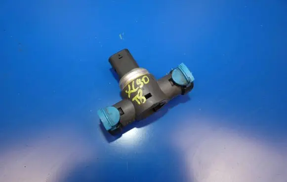 Volvo XC90 Fuel pressure sensor 31432653 9294A AEA80