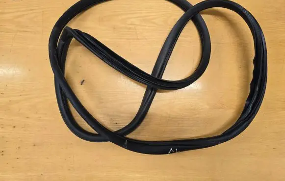 Mazda CX-7 Rear door rubber seal (on body) 