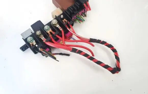 Volkswagen Golf IV Fuse box set 8l0941822