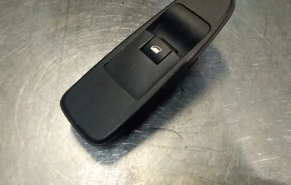 Citroen C4 I Picasso Electric window control switch 96639377ZD