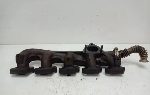 Volvo V70 Exhaust manifold 30731980