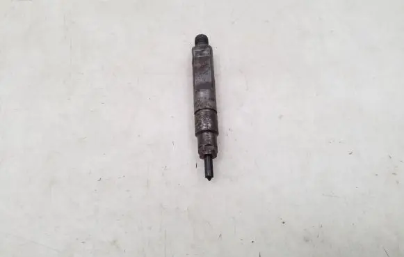 Volvo S40, V40 Fuel injector 7700875036