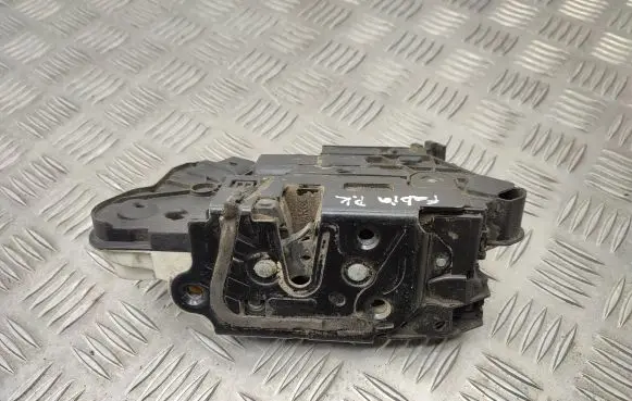 Skoda Fabia Mk2 (5J) Front door lock 5N1837015C