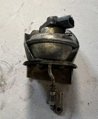 Renault Vel Satis Turbo system vacuum part 70122312 T30271 T302714X18