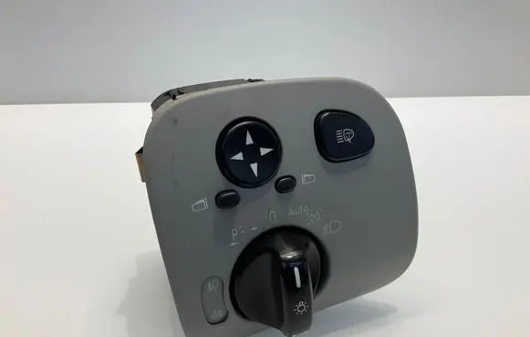 Mercedes-Benz C W203 Light switch A2035450904 24406574748 04058533