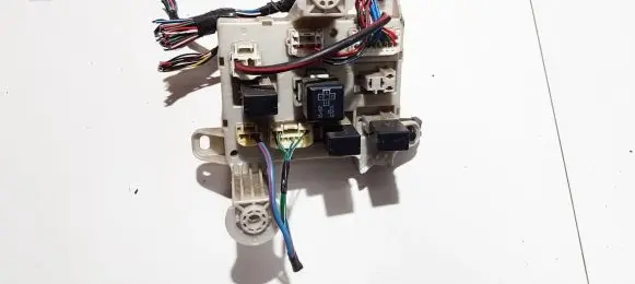 Toyota Previa (XR30, XR40) II Fuse box set 1695 020100