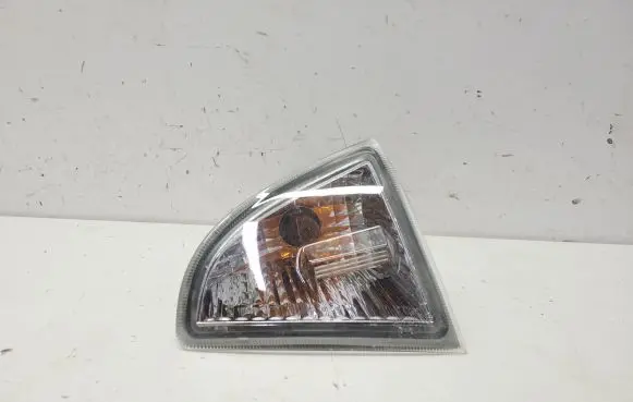 Toyota Prius c Front indicator light 11995495