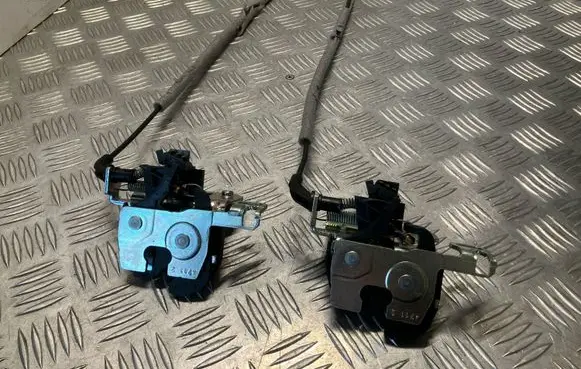 Mercedes-Benz C W204 Seat back rest lock catch 