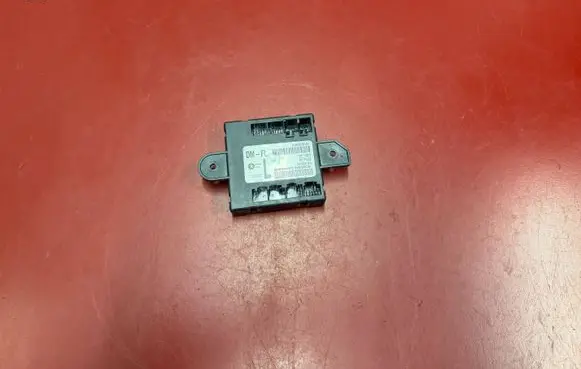 Chrysler Pacifica Door control unit/module 68316561AD P68316561AD