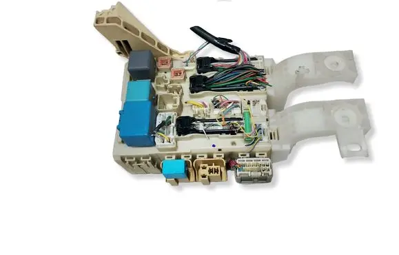 Toyota RAV 4 (XA30) Fuse module 827305270