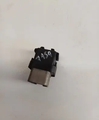 Toyota Avensis T250 Glow plug pre-heat relay 2861067010 1567000671