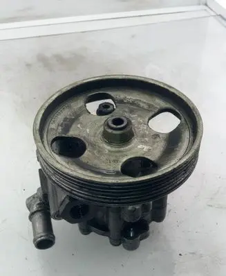 Citroen C5 Power steering pump 9637000880