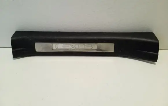 Lexus RX 330 - 350 - 400H Rear sill trim cover 6794048011