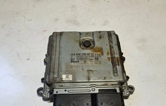Mercedes-Benz R W251 Engine control unit/module A6421506791 0281013385