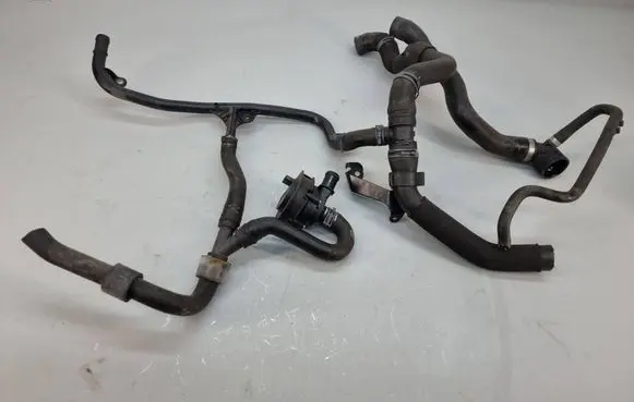 Audi Q2 - Engine coolant pipe/hose 05E121070 5Q0965567