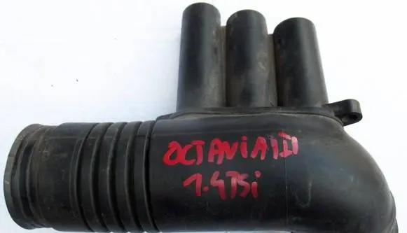 Skoda Octavia Mk3 (5E) Air intake hose/pipe 04E129651C