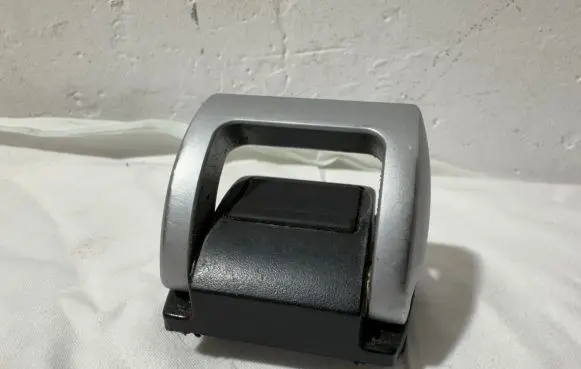 Audi A6 S6 C6 4F Tie down hook / loop 4F9863539 Z410