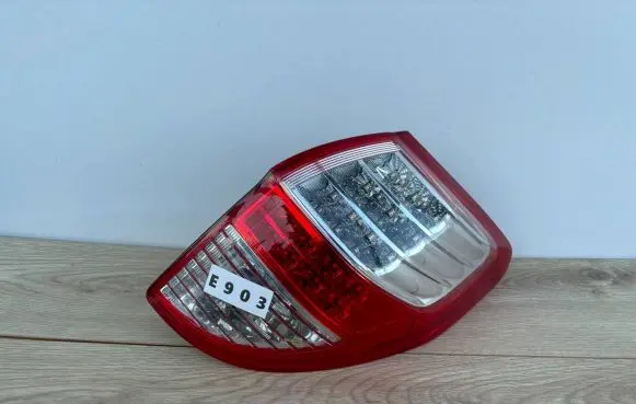 Toyota RAV 4 (XA30) Rear/tail lights 42-45
