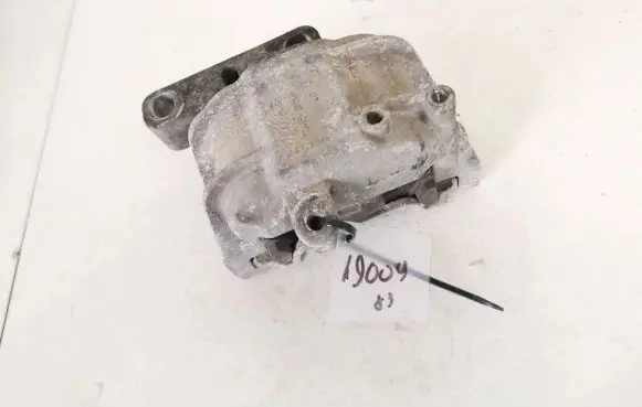 Skoda Octavia Mk2 (1Z) Engine mount bracket 1k0199242