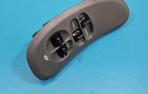 Chrysler Voyager Electric window control switch 04685732AC IMPRK1532722