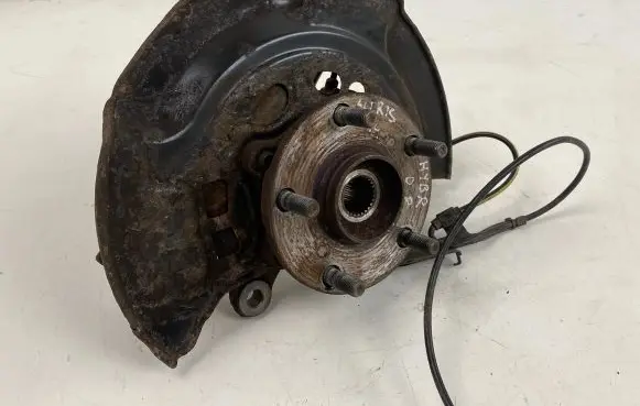 Toyota Auris E180 Front wheel hub G56R5 561553 131203