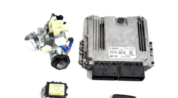 Hyundai i30 Engine control unit/module 391402ABB0 0281031578