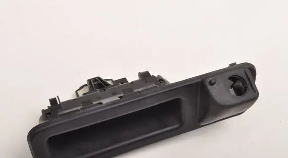 BMW 5 G60 G61 Tailgate/boot open switch button 8494246