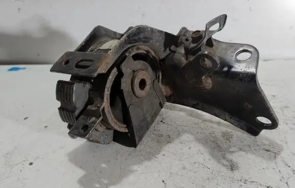 Toyota Corolla Verso E121 Engine mount vacuum valve 